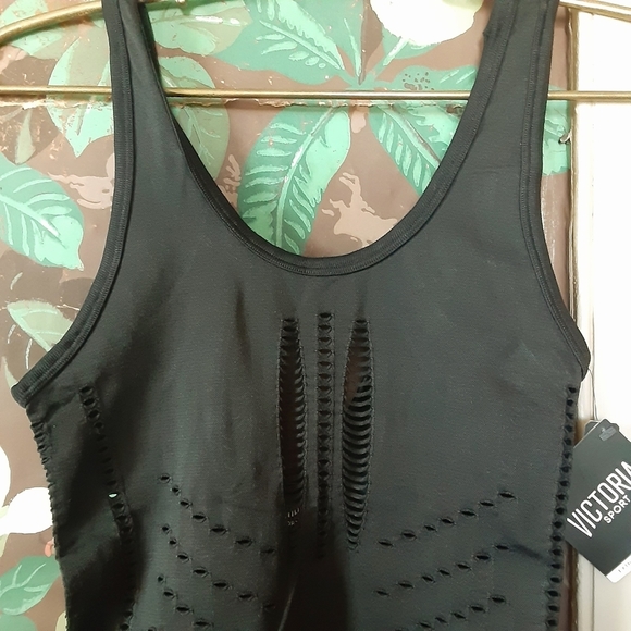 VICTORIA SPORT XS Extra Petite Seamless Stretch Active Onesie - Picture 2 of 11